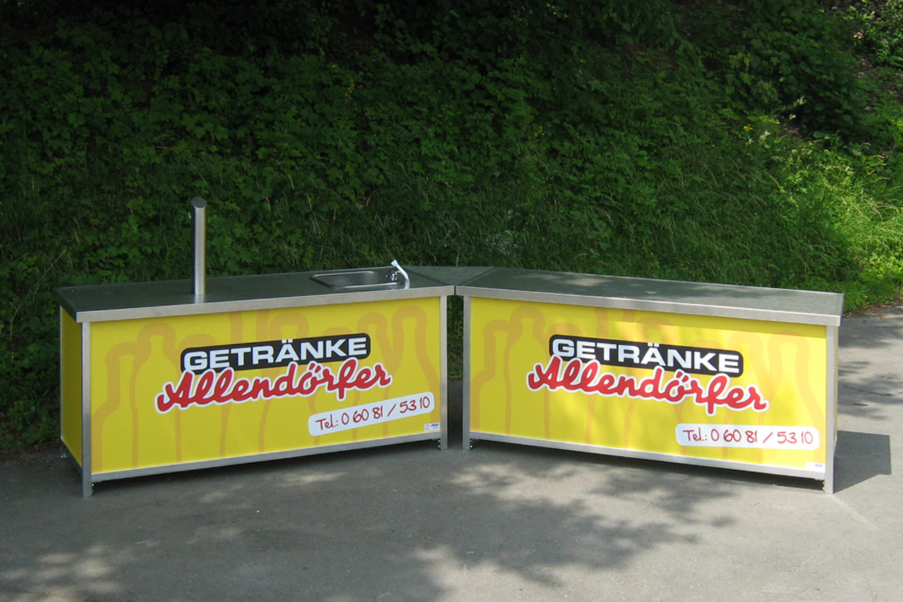 EKT-A Eckverbindungsstück zwischen zwei mobilen Thekenelementen von Getränke mit Zapfhahn und Spülbecken im Außeneinsatz