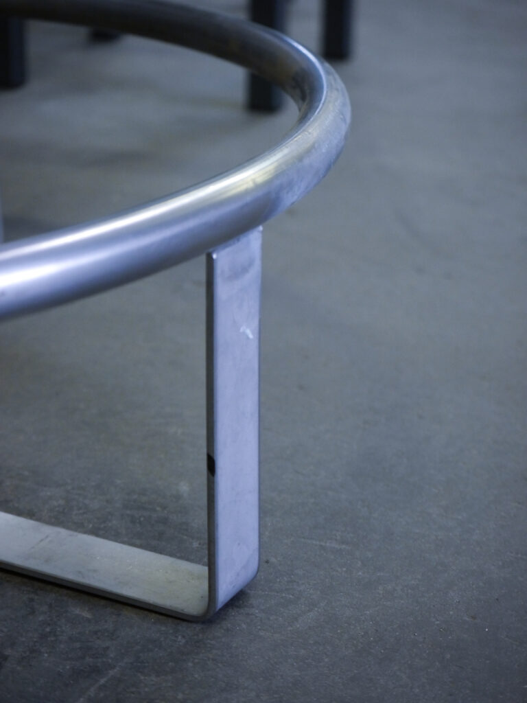 Fass-Stehtisch Fußring – Edelstahl Metall-Fußring als stabilisierendes Zubehör