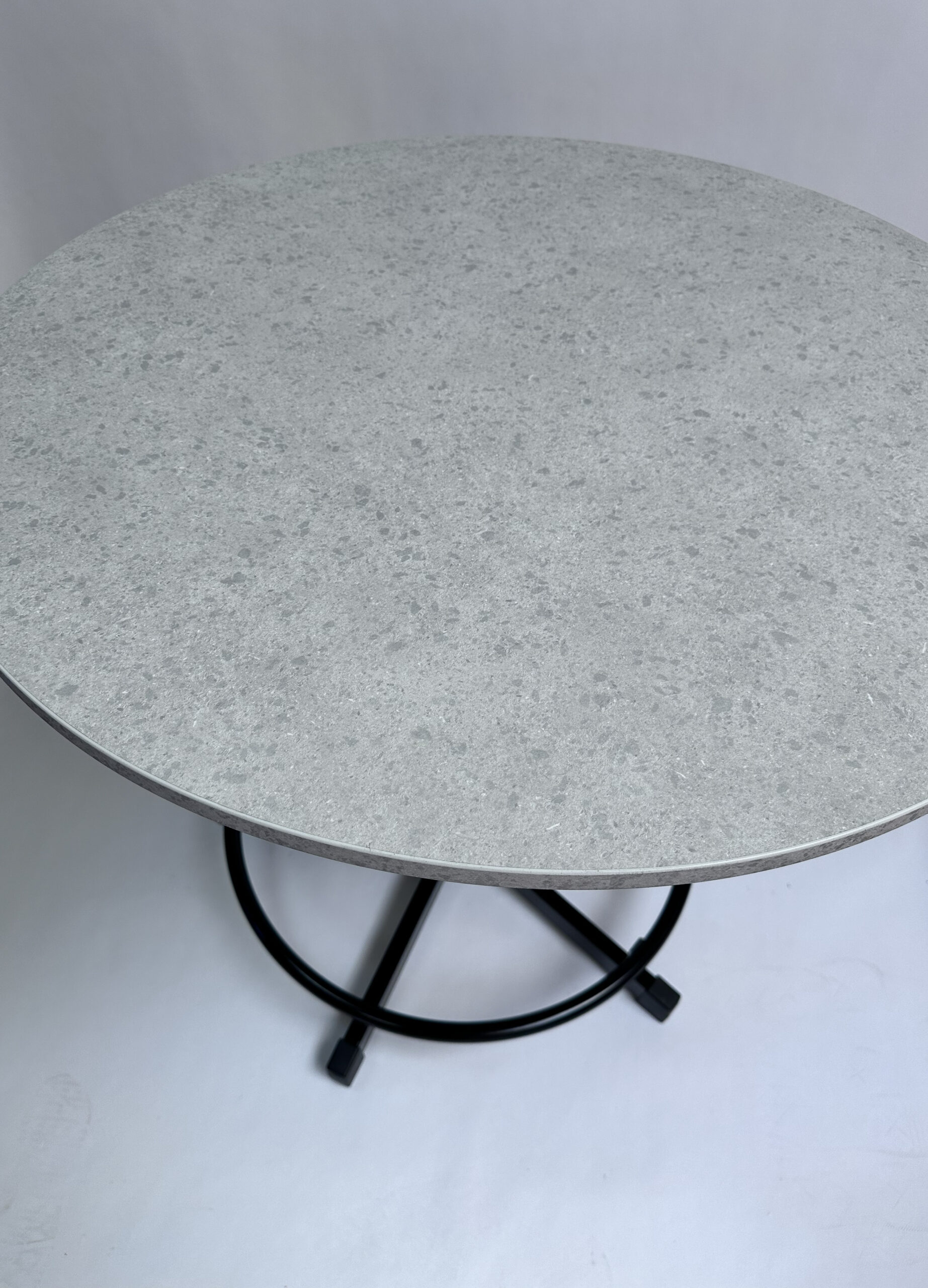Praktisch Stehtisch - Marmor Granit mit runder heller Tischplatte in Granitoptik